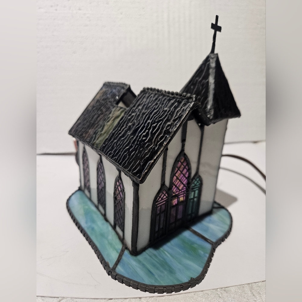 Church Tiffany Style Stained Glass Lamp - Picture 12 of 12